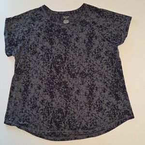 Tek Gear Essential Gear Women’s 2X Short Sleeve Top – Navy/Gray Pattern